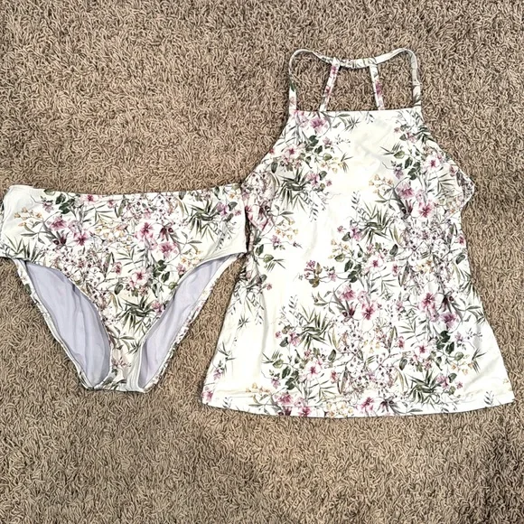 Tankini w/ matching sarong - Picture 2 of 6